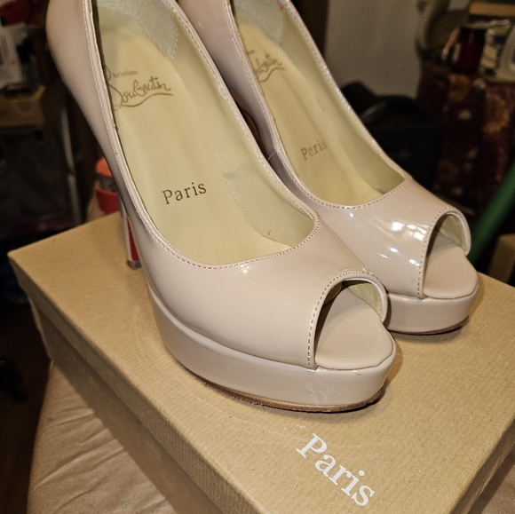 Christian Louboutin Very Privé 120 Peep-Toe Patent Leather Nude Pumps Size 37 - Picture 4 of 11